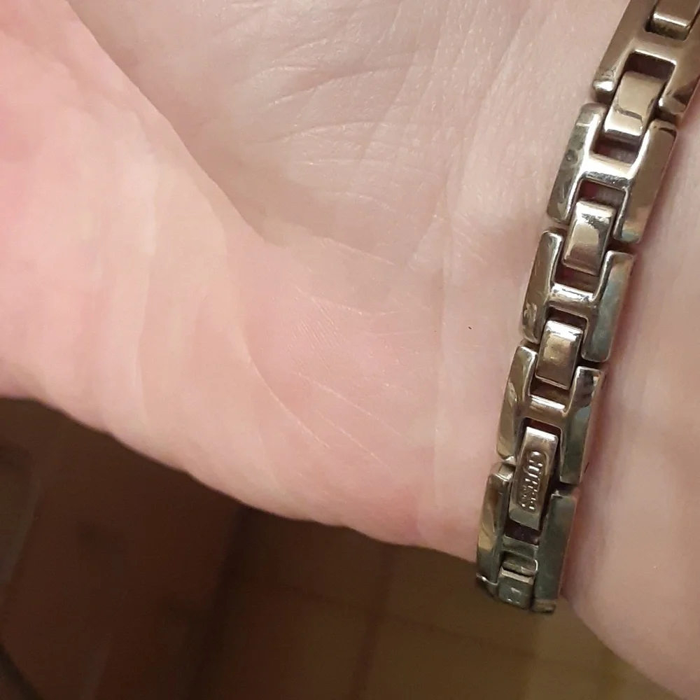 Vintage Guess Watch - Picture 2 of 6